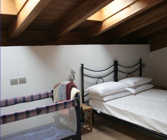 B&B Gardumo Ronzo-Chienis Kamer foto